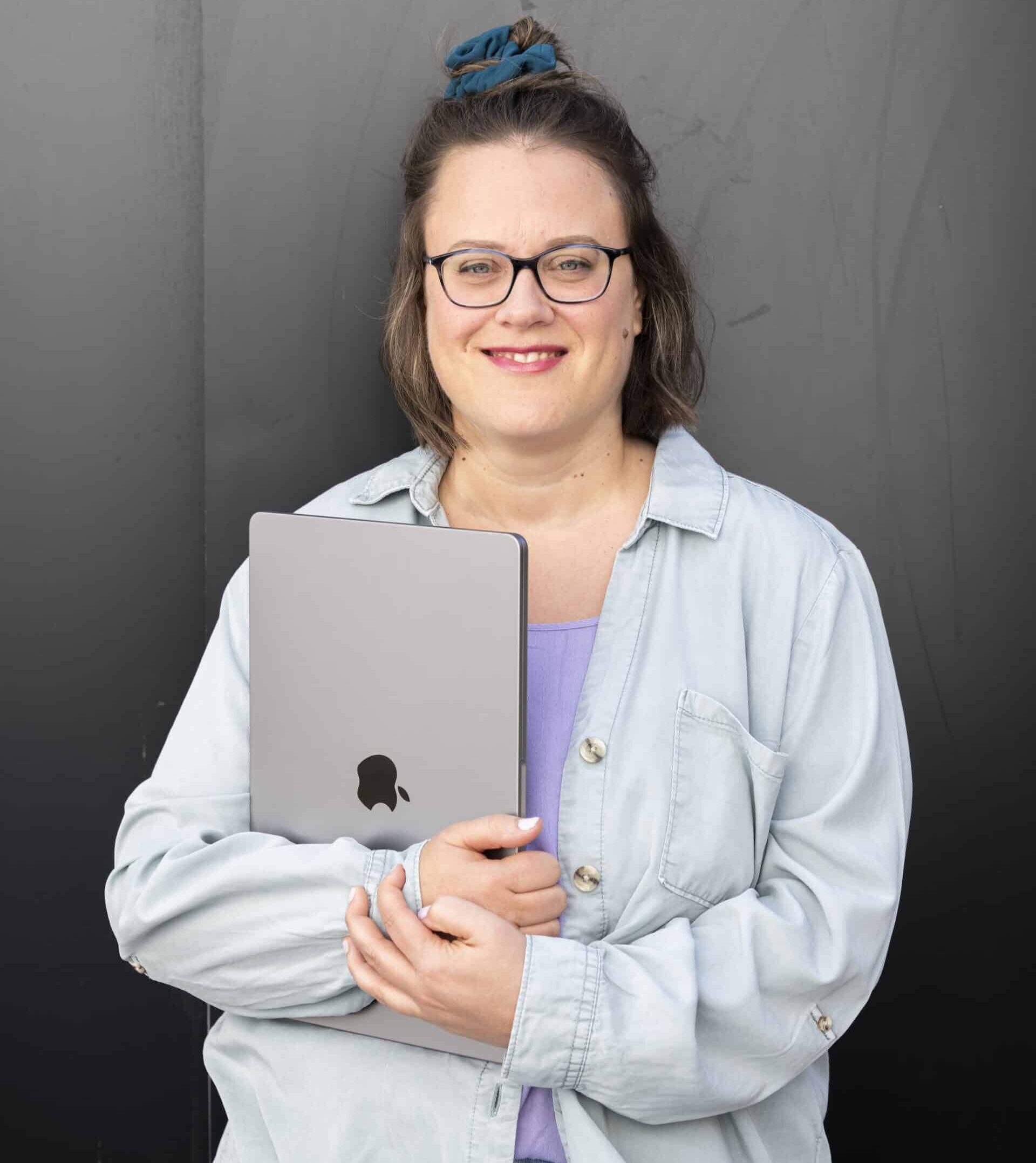 Finanzmentorin Valerie Escriva Mitglied vom FrauenRaum Netzwerk Valérie Escriva Finanzberaterin für Selbstständige.